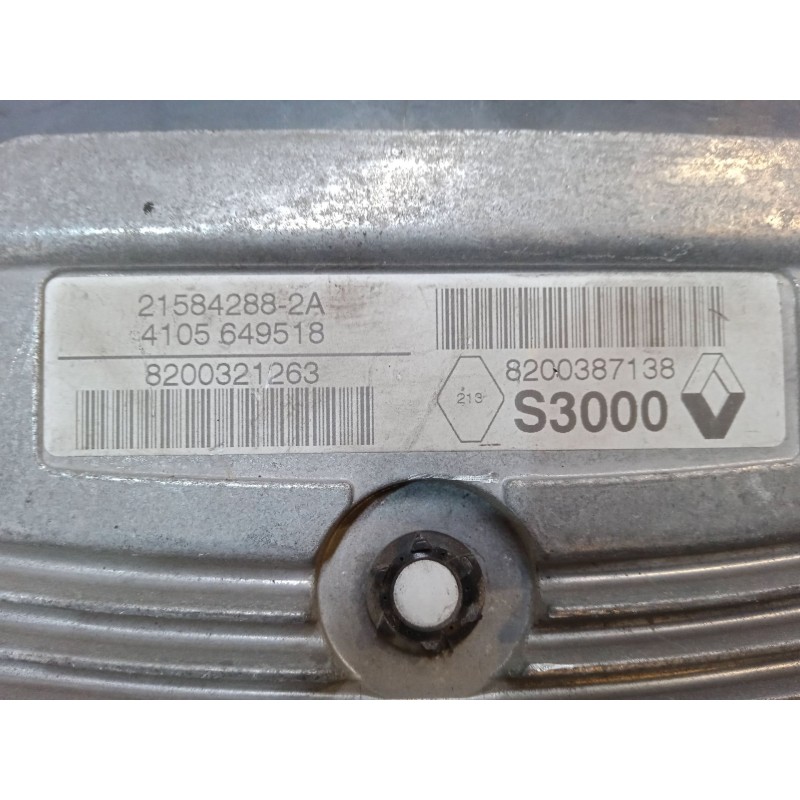 Recambio de centralita motor uce para renault grand scénic ii (jm0/1_) 1.6 referencia OEM IAM 215842882A 8200387138 S3000 820032