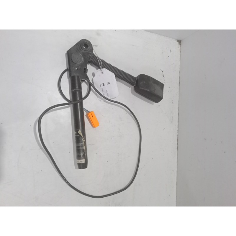 Recambio de anclaje con pretensor delantero izquierdo para ford focus i (daw, dbw) 1.8 tdci referencia OEM IAM   