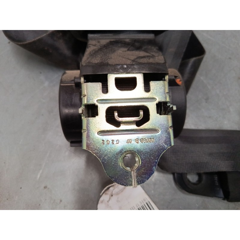 Recambio de cinturon seguridad trasero central para land rover discovery iii (l319) 2.7 td 4x4 referencia OEM IAM   