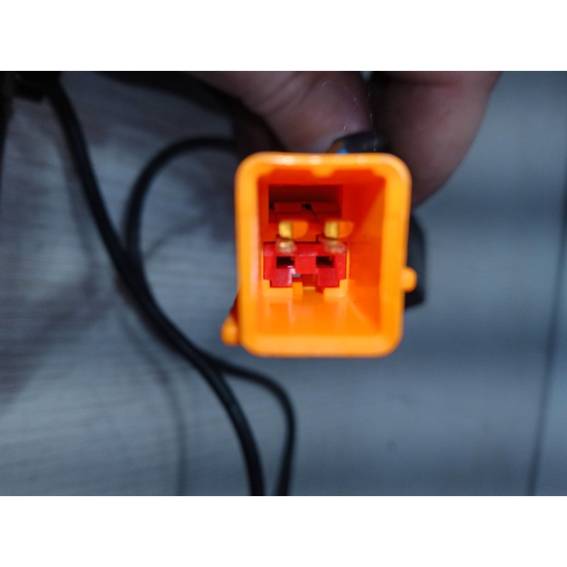 Recambio de anclaje con pretensor delantero izquierdo para ford focus i (daw, dbw) 1.8 tdci referencia OEM IAM   