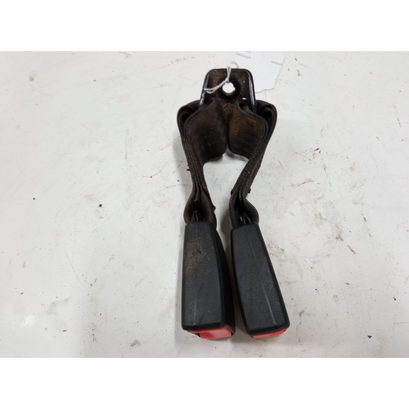 Recambio de anclaje cinturon trasero izquierdo para fiat panda / panda classic (169_) 1.3 d multijet (169.axc1a) referencia OEM 