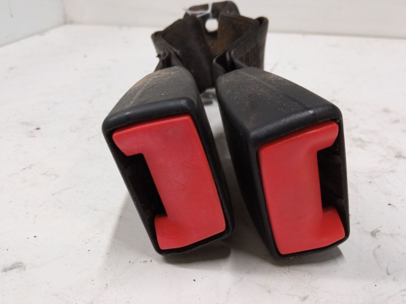 Recambio de anclaje cinturon trasero izquierdo para fiat panda / panda classic (169_) 1.3 d multijet (169.axc1a) referencia OEM 