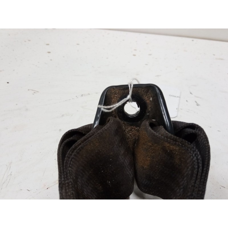 Recambio de anclaje cinturon trasero izquierdo para fiat panda / panda classic (169_) 1.3 d multijet (169.axc1a) referencia OEM 