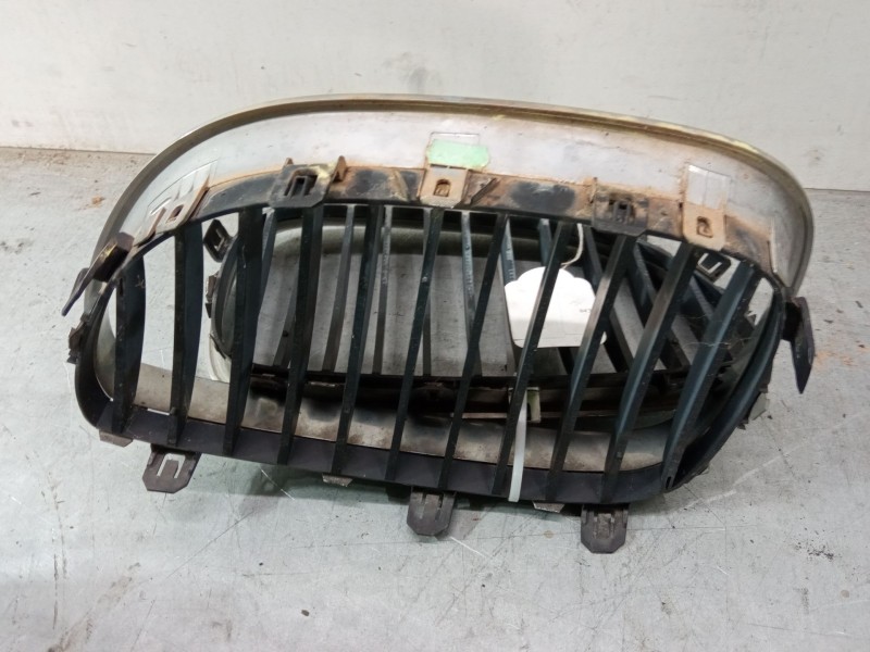 Recambio de rejillas capo para bmw 5 (e60) 520 d referencia OEM IAM   