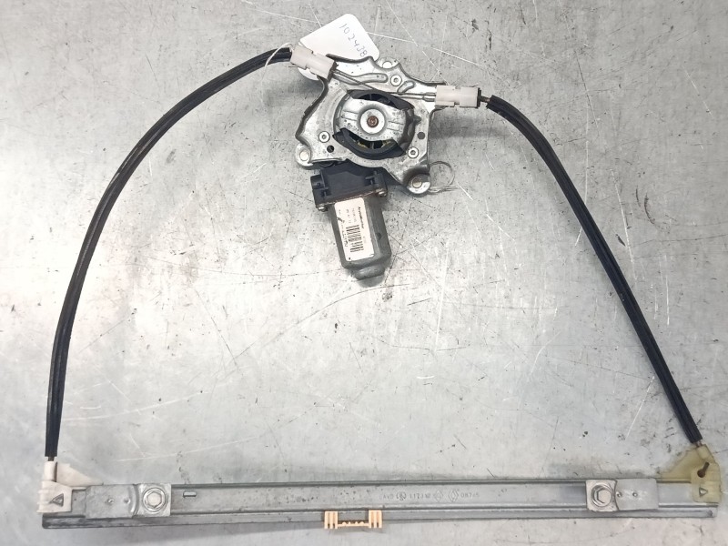 Recambio de elevalunas electrico delantero derecho para renault clio ii (bb_, cb_) 1.5 dci (b/cb08) referencia OEM IAM   