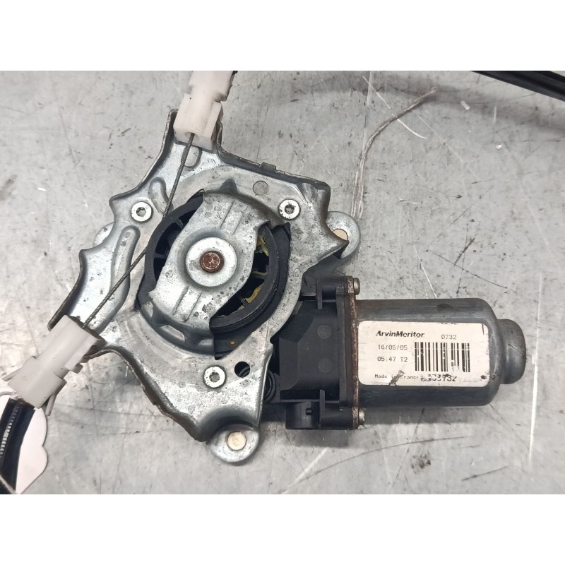 Recambio de elevalunas electrico delantero derecho para renault clio ii (bb_, cb_) 1.5 dci (b/cb08) referencia OEM IAM   