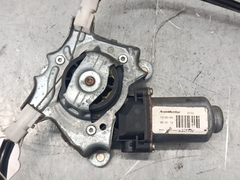 Recambio de elevalunas electrico delantero derecho para renault clio ii (bb_, cb_) 1.5 dci (b/cb08) referencia OEM IAM   