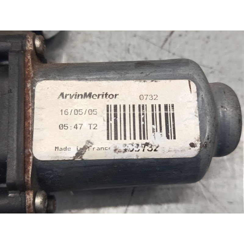 Recambio de elevalunas electrico delantero derecho para renault clio ii (bb_, cb_) 1.5 dci (b/cb08) referencia OEM IAM   