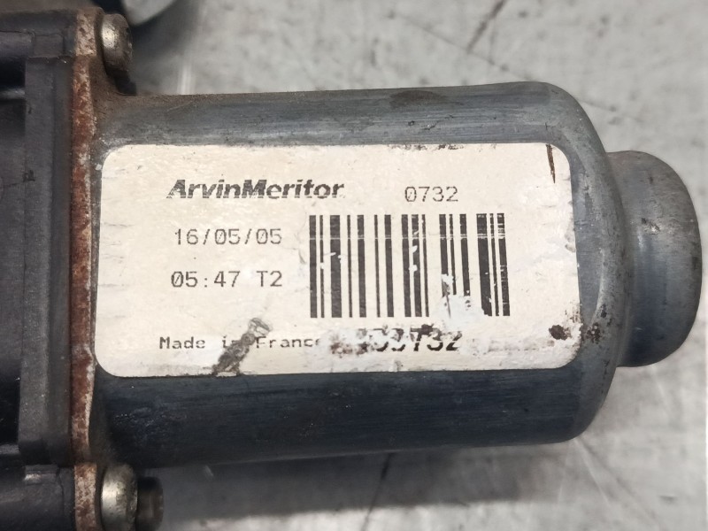 Recambio de elevalunas electrico delantero derecho para renault clio ii (bb_, cb_) 1.5 dci (b/cb08) referencia OEM IAM   