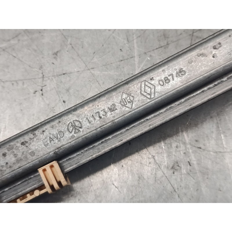 Recambio de elevalunas electrico delantero derecho para renault clio ii (bb_, cb_) 1.5 dci (b/cb08) referencia OEM IAM   