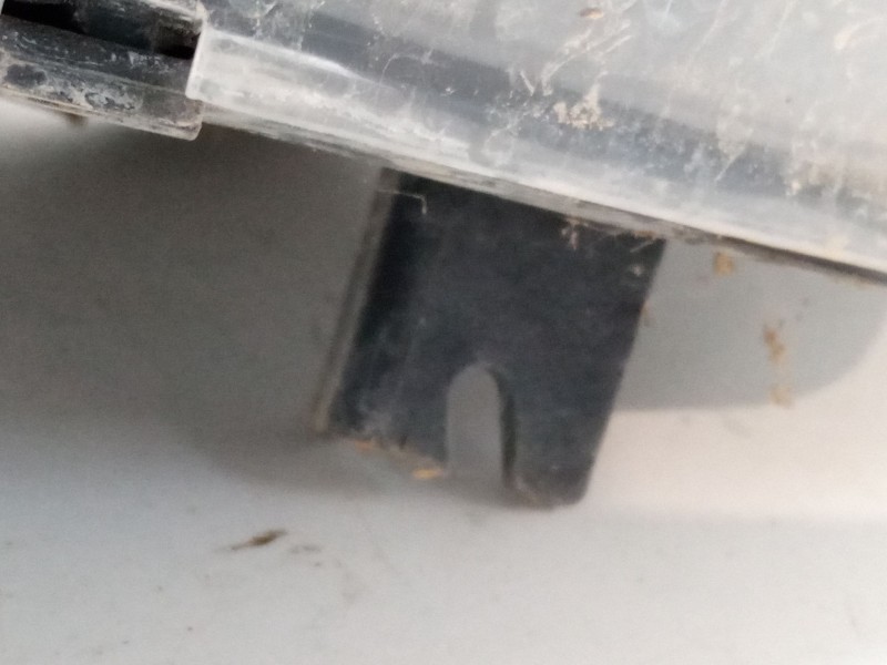 Recambio de faro izquierdo xenon para bmw 3 (e90) 320 d referencia OEM IAM 631169427379  