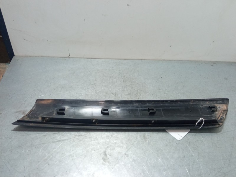 Recambio de moldura exterior izquierda para mini mini (r50, r53) one d referencia OEM IAM   