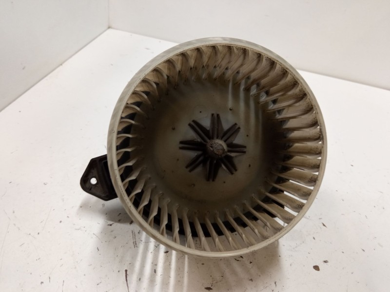 Recambio de motor calefaccion para jeep grand cherokee ii (wj, wg) 2.7 crd 4x4 referencia OEM IAM AY1661000402  