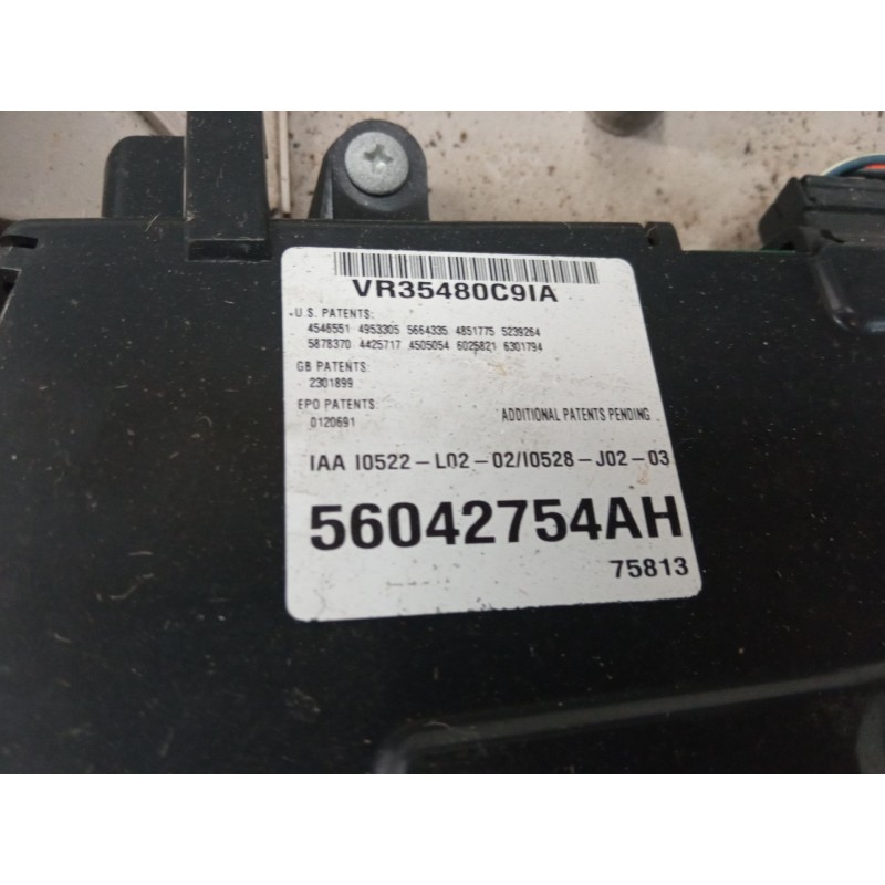 Recambio de luz interior delantera para jeep grand cherokee ii (wj, wg) 2.7 crd 4x4 referencia OEM IAM 56042754AH  