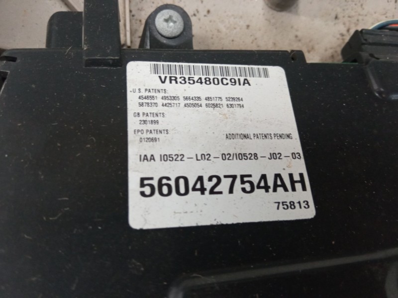 Recambio de luz interior delantera para jeep grand cherokee ii (wj, wg) 2.7 crd 4x4 referencia OEM IAM 56042754AH  