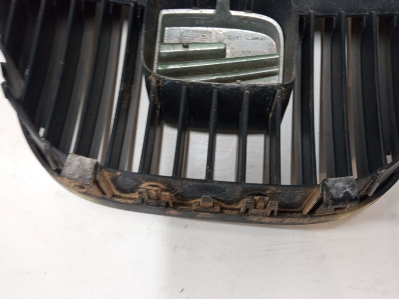 Recambio de rejillas capo para seat ibiza iii (6l1) 1.4 16v referencia OEM IAM   