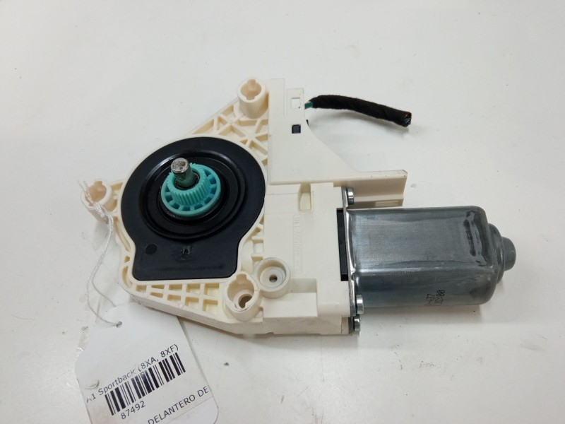 Recambio de motor elevaluna delantero derecho para audi a1 sportback (8xa, 8xf) 1.2 tfsi referencia OEM IAM 8K0959802C  