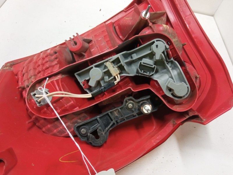 Recambio de piloto trasero izquierdo para toyota auris (_e15_) 1.6 (zre151_) referencia OEM IAM   