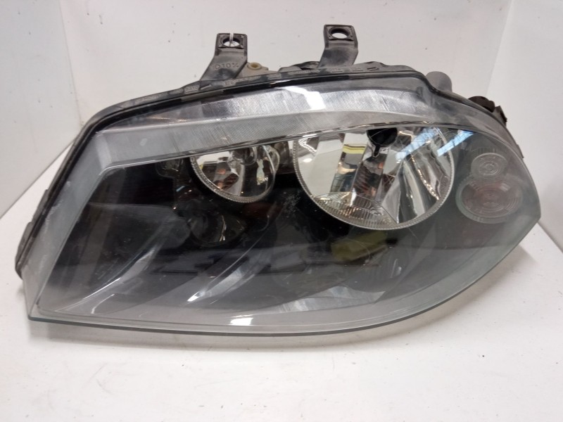Recambio de faro izquierdo para seat ibiza iii (6l1) 1.4 16v referencia OEM IAM 6L1941005M  