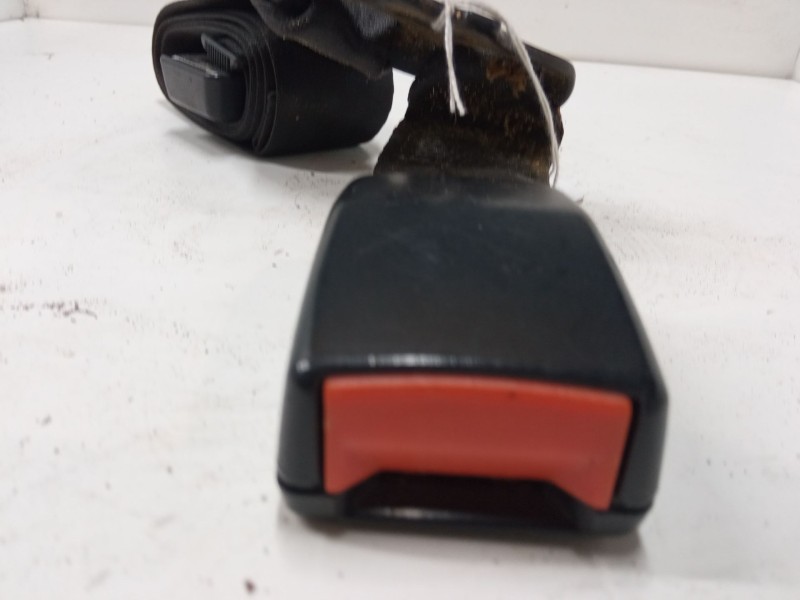 Recambio de anclaje cinturon trasero derecho para ford fiesta iii (gfj) 1.1 referencia OEM IAM   