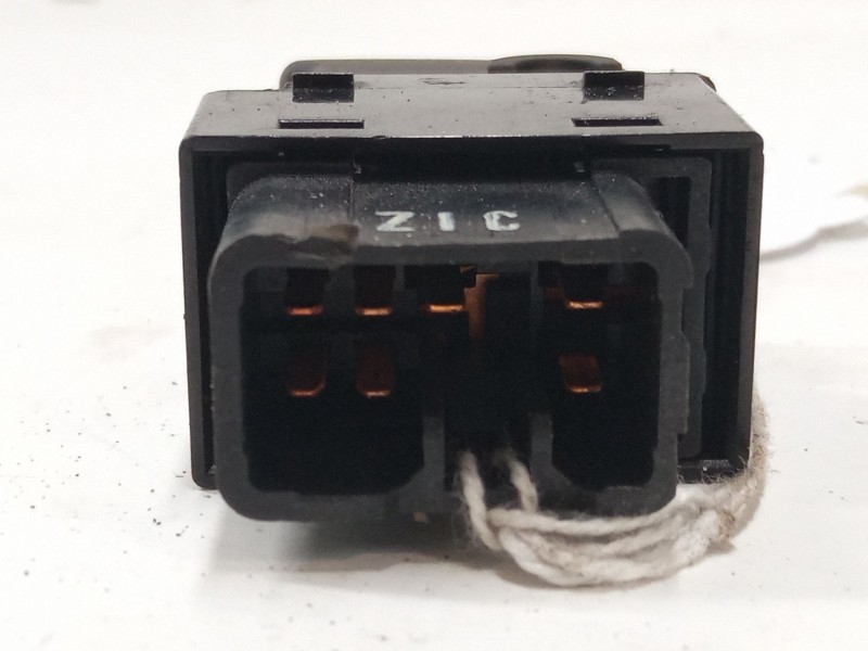 Recambio de mando elevalunas trasero izquierdo para hyundai matrix (fc) 1.6 referencia OEM IAM   