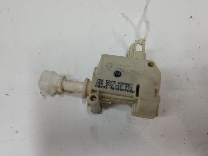 Recambio de motor cierre centralizado tapa combustible para volkswagen passat b6 (3c2) 2.0 tdi referencia OEM IAM 3C0810773  