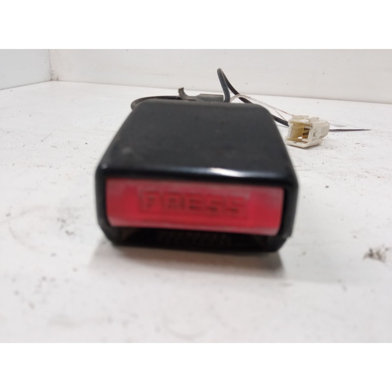 Recambio de anclaje cinturon delantero izquierdo para peugeot expert caja/chasis 1.6 hdi 90 16v referencia OEM IAM   