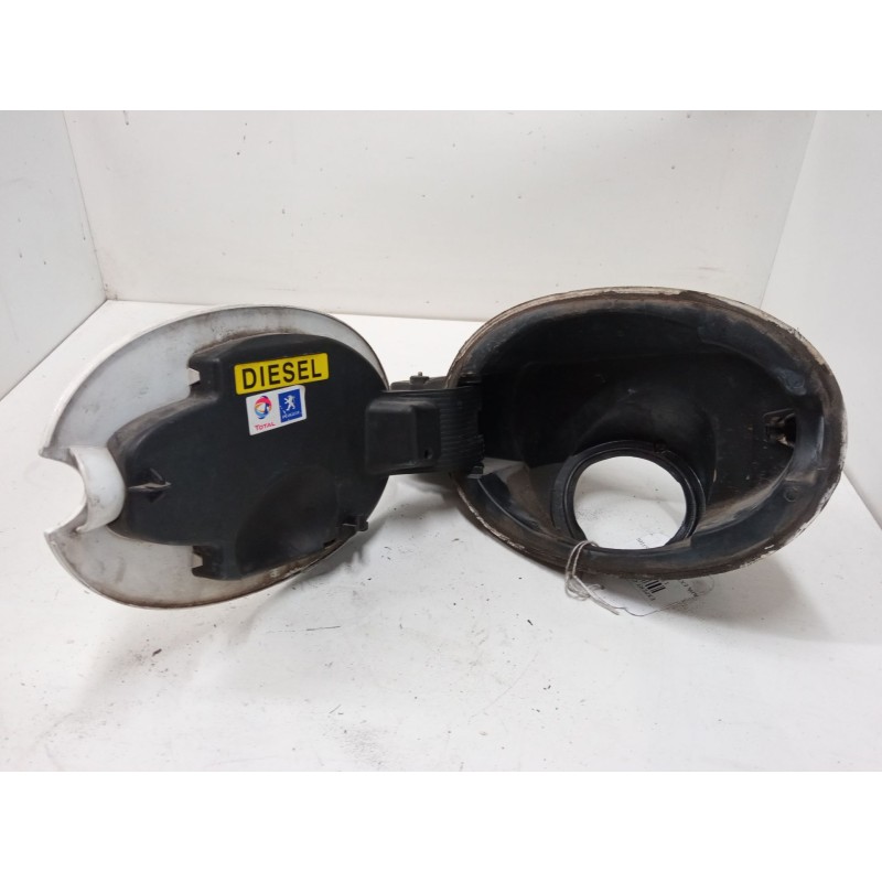 Recambio de tapa exterior combustible para peugeot expert caja/chasis 1.6 hdi 90 16v referencia OEM IAM   