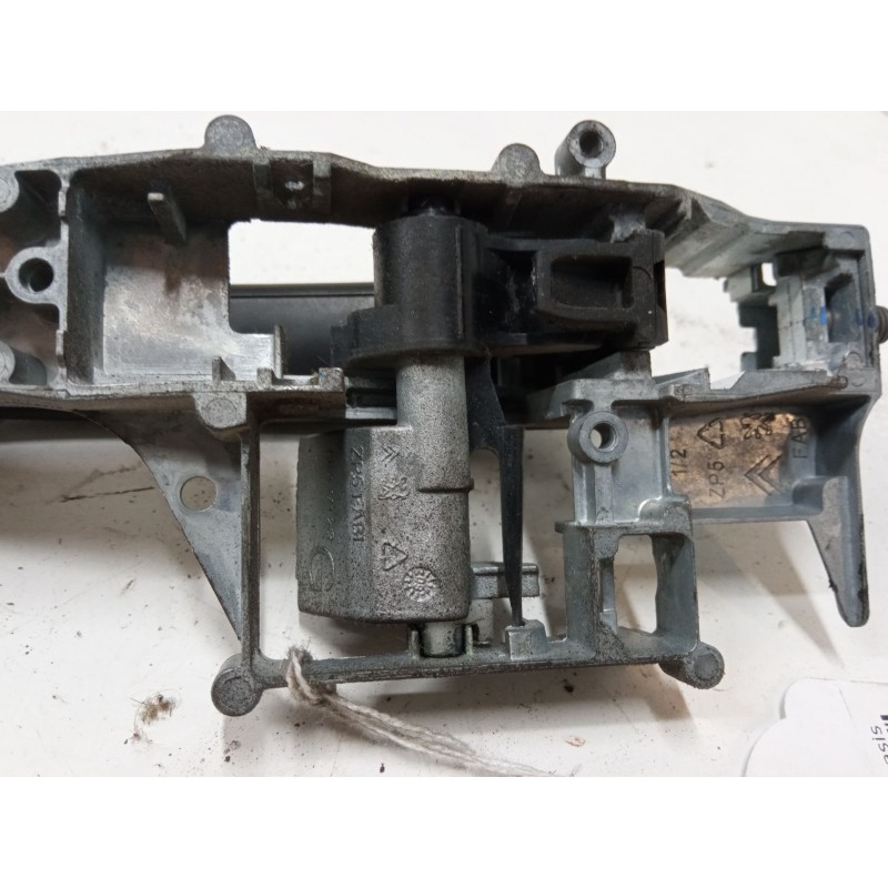 Recambio de maneta exterior puerta delantera izquierda para peugeot expert caja/chasis 1.6 hdi 90 16v referencia OEM IAM   