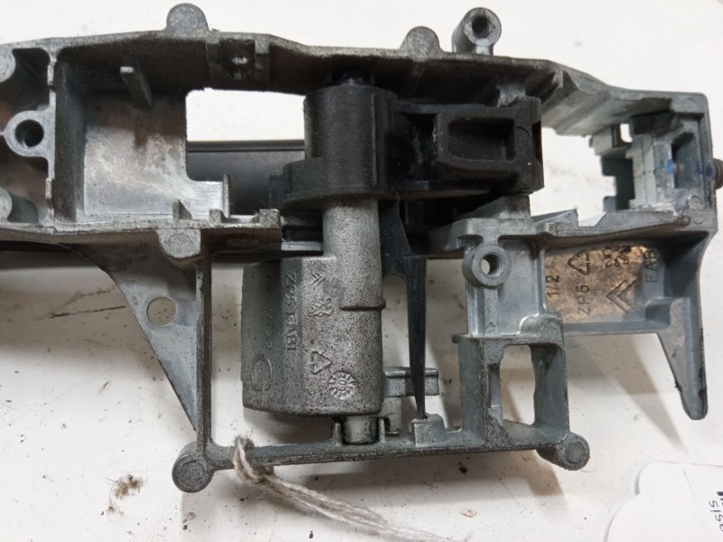 Recambio de maneta exterior puerta delantera izquierda para peugeot expert caja/chasis 1.6 hdi 90 16v referencia OEM IAM   