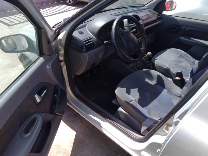 renault clio ii (bb_, cb_) del año 2000