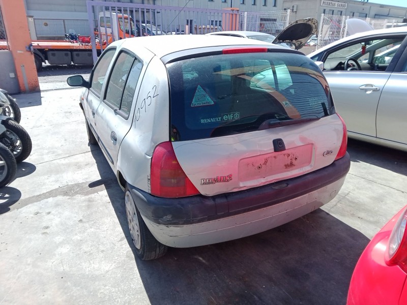 renault clio ii (bb_, cb_) del año 2000