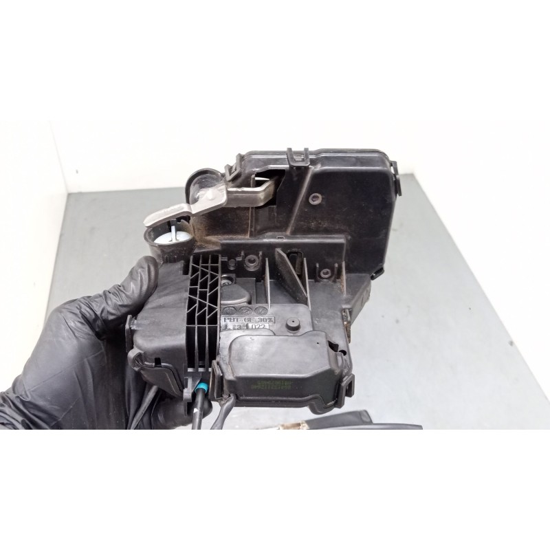Recambio de cerradura puerta delantera izquierda para mercedes-benz clase c (w203) c 200 kompressor (203.042) referencia OEM IAM