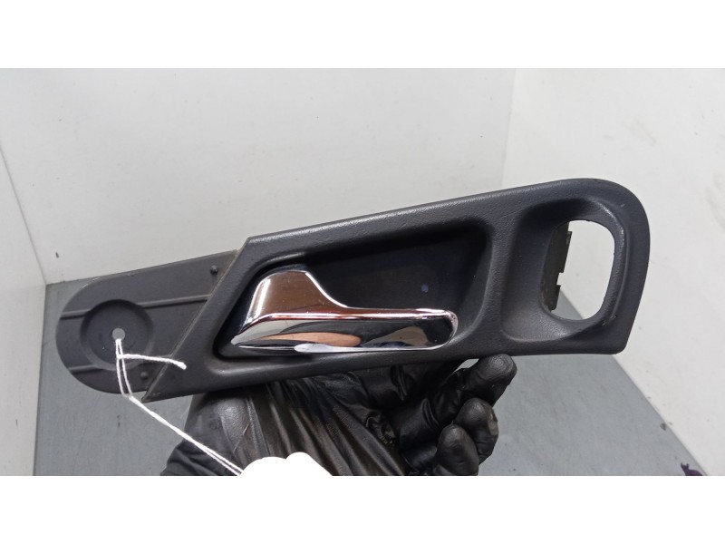 Recambio de maneta interior puerta trasera izquierda para mercedes-benz clase c (w203) c 200 kompressor (203.042) referencia OEM
