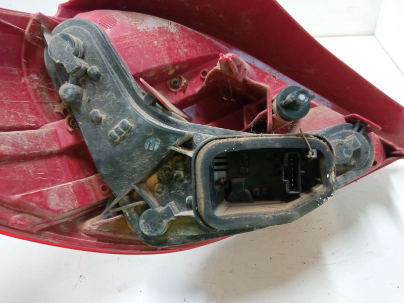 Recambio de piloto trasero derecho para peugeot 207/207+ (wa_, wc_) 1.4 hdi referencia OEM IAM 968656598000  