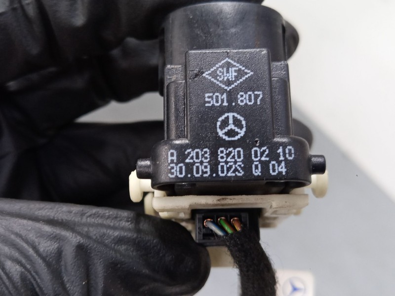 Recambio de mando elevalunas delantero derecho para mercedes-benz clase c (w203) c 200 kompressor (203.042) referencia OEM IAM A