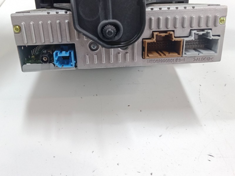 Recambio de radio pantalla para opel corsa e (x15) 1.4 (08, 68) referencia OEM IAM 39105694  