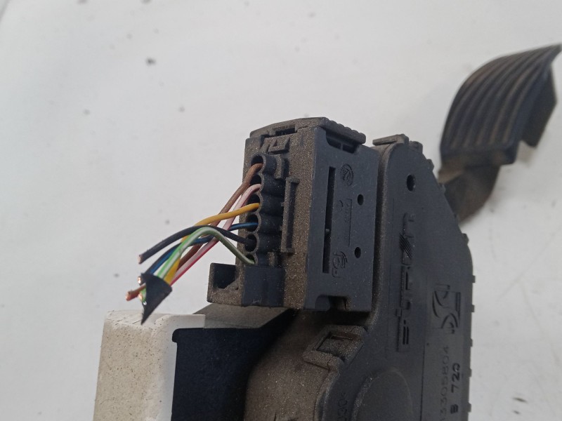 Recambio de pedal acelerador para opel corsa e (x15) 1.4 (08, 68) referencia OEM IAM 13305804  
