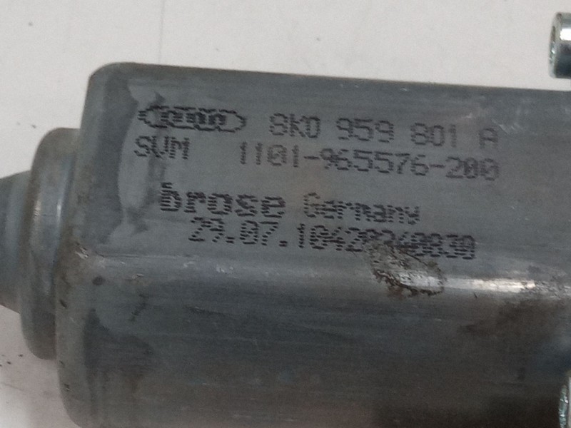 Recambio de motor elevaluna delantero izquierdo para audi a6 allroad c6 (4fh) 3.0 tdi quattro referencia OEM IAM 8K0959801A  