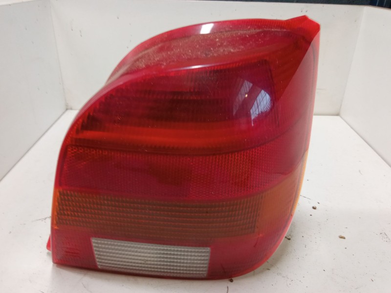 Recambio de piloto trasero derecho para ford fiesta iii (gfj) 1.1 referencia OEM IAM 89FG13N004AA  