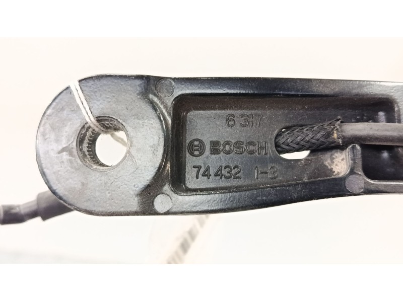 Recambio de brazo limpia delantero izquierdo para peugeot 3008 ii suv (mc_, mr_, mj_, m4_) 1.2 thp/ puretech 130 (mrhnsm, mrhnsu