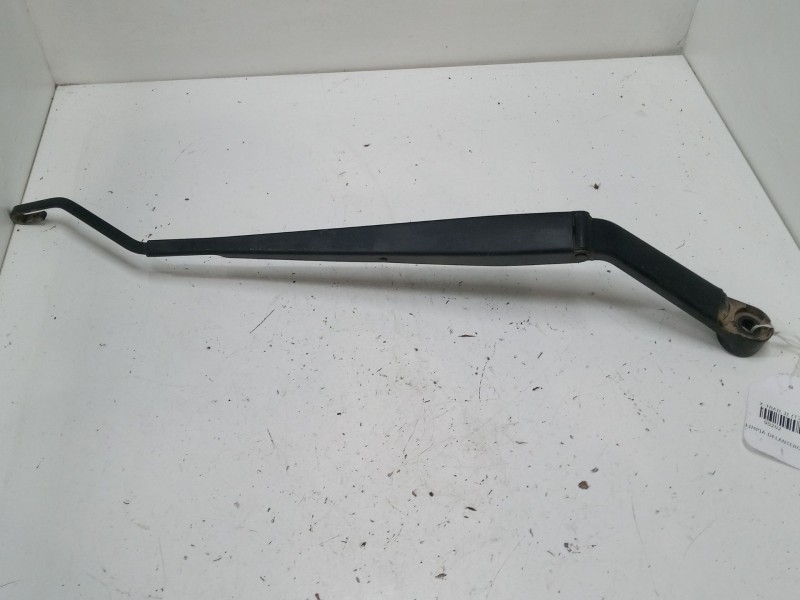 Recambio de brazo limpia delantero izquierdo para nissan x-trail ii (t31) 2.0 dci referencia OEM IAM   