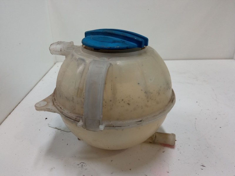 Recambio de deposito expansion para volkswagen polo iv (9n_, 9a_) 1.4 tdi referencia OEM IAM   