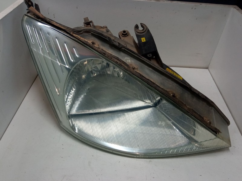 Recambio de faro derecho para ford focus i (daw, dbw) 1.6 16v referencia OEM IAM   
