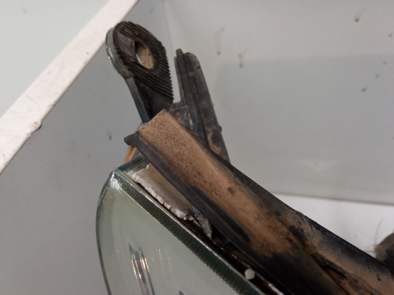 Recambio de faro derecho para ford focus i (daw, dbw) 1.6 16v referencia OEM IAM   