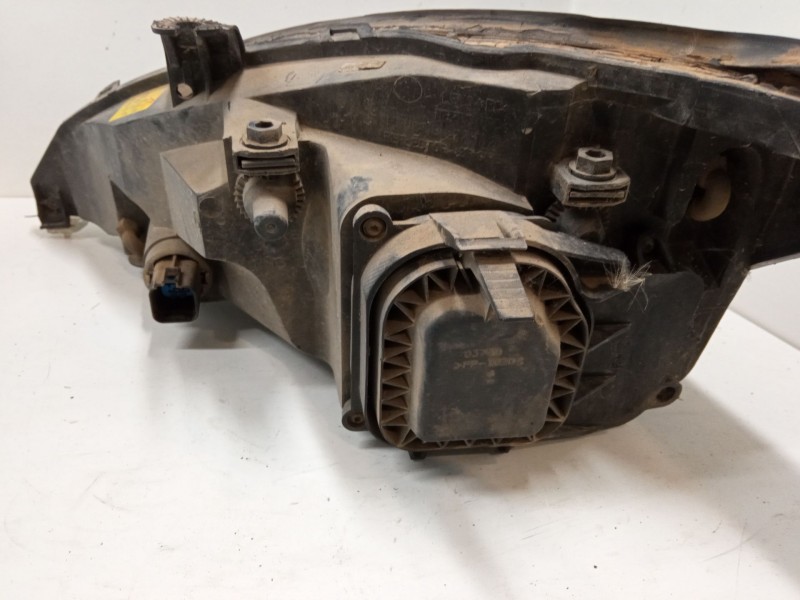 Recambio de faro derecho para ford focus i (daw, dbw) 1.6 16v referencia OEM IAM   