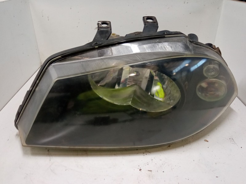 Recambio de faro izquierdo para seat ibiza iii (6l1) 1.4 16v referencia OEM IAM   