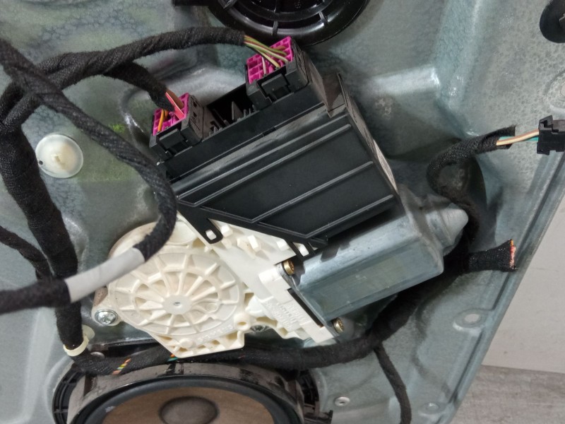 Recambio de elevalunas electrico izquierdo 3p para seat ibiza iii (6l1) 1.4 16v referencia OEM IAM   