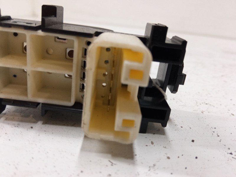 Recambio de mando elevalunas trasero izquierdo para toyota auris (_e15_) 1.6 (zre151_) referencia OEM IAM   