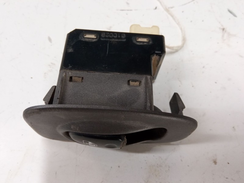 Recambio de mando elevalunas trasero izquierdo para hyundai accent ii (lc) 1.5 referencia OEM IAM   